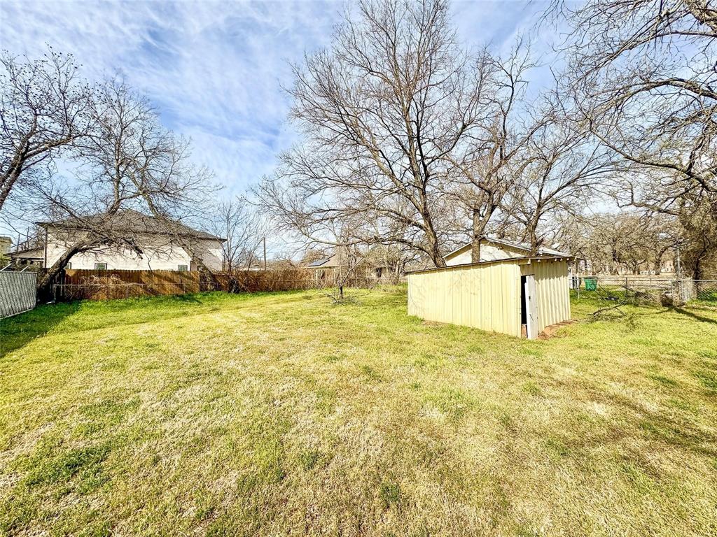 1425, 1435, 420 Groesbeck & Lillian Property Photo 40