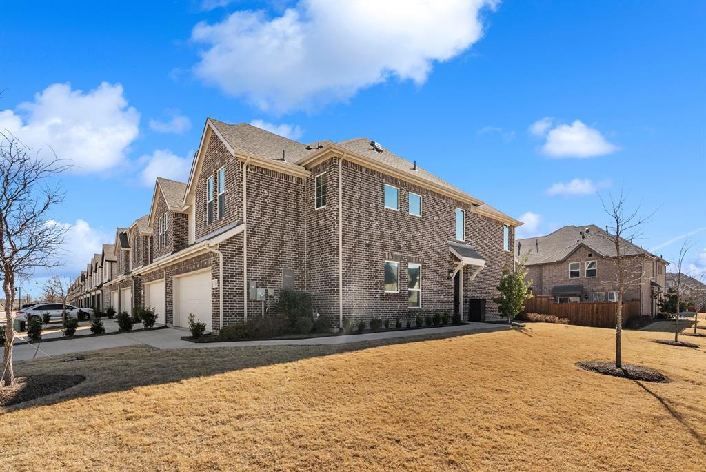 1311 Hill Country Place Property Photo 2