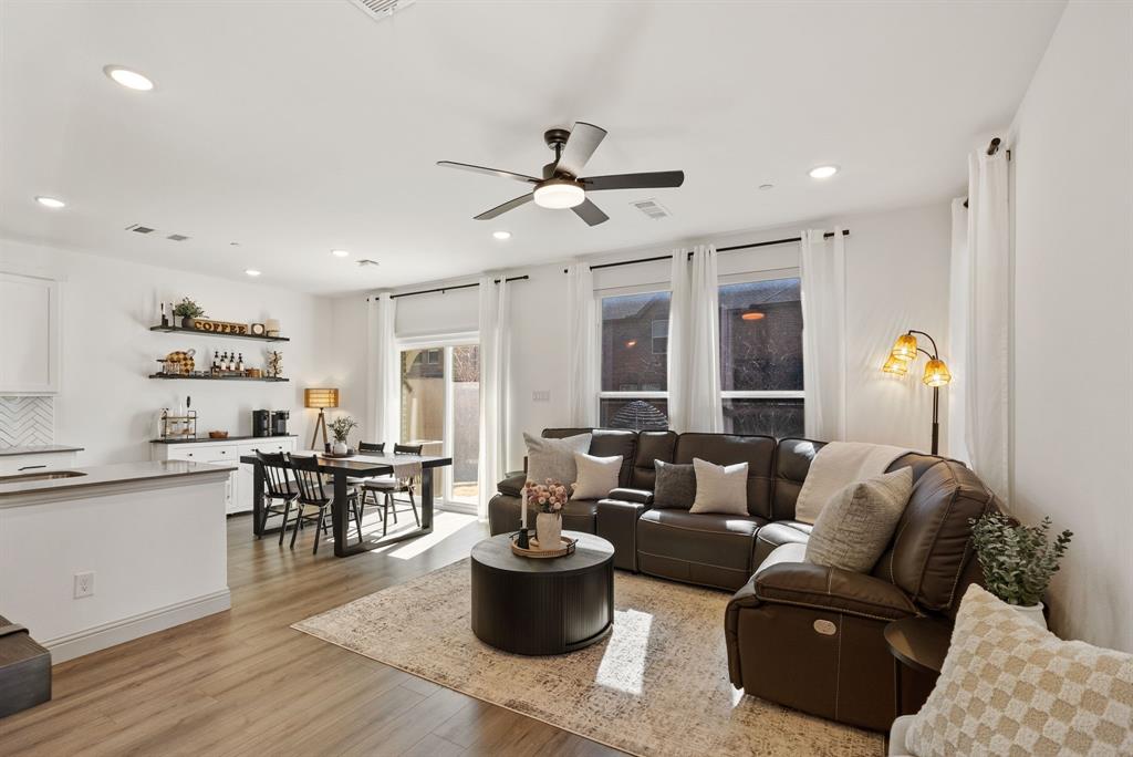 1311 Hill Country Place Property Photo 4