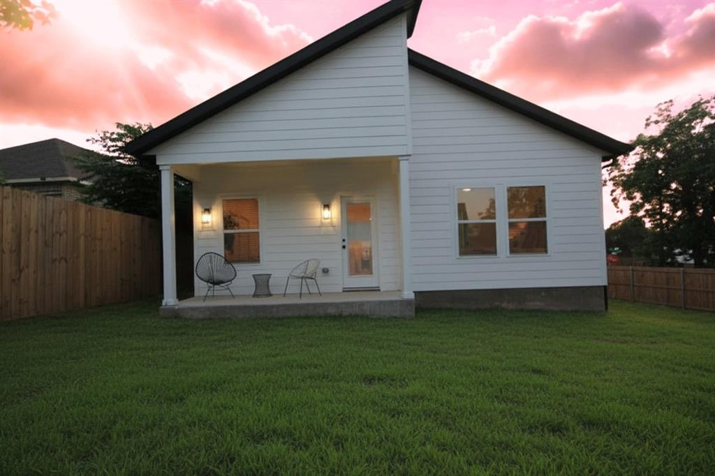5824 Plum Dale Road Property Photo 4