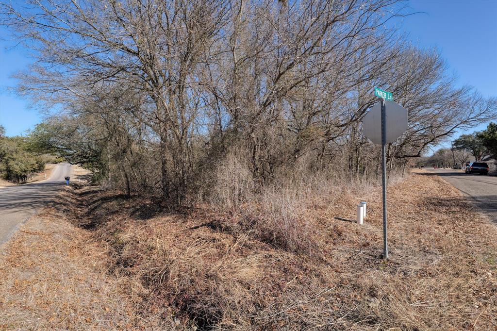 105 Parker Lane Property Photo 1