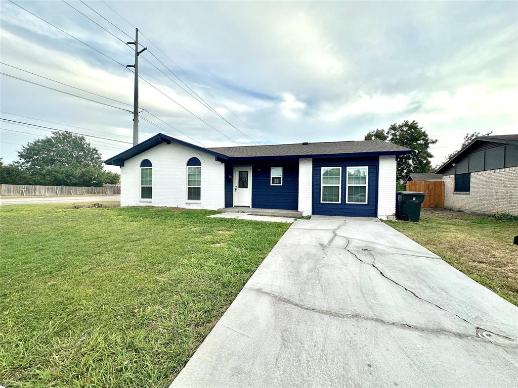1322 Shorecrest Drive Property Photo 1