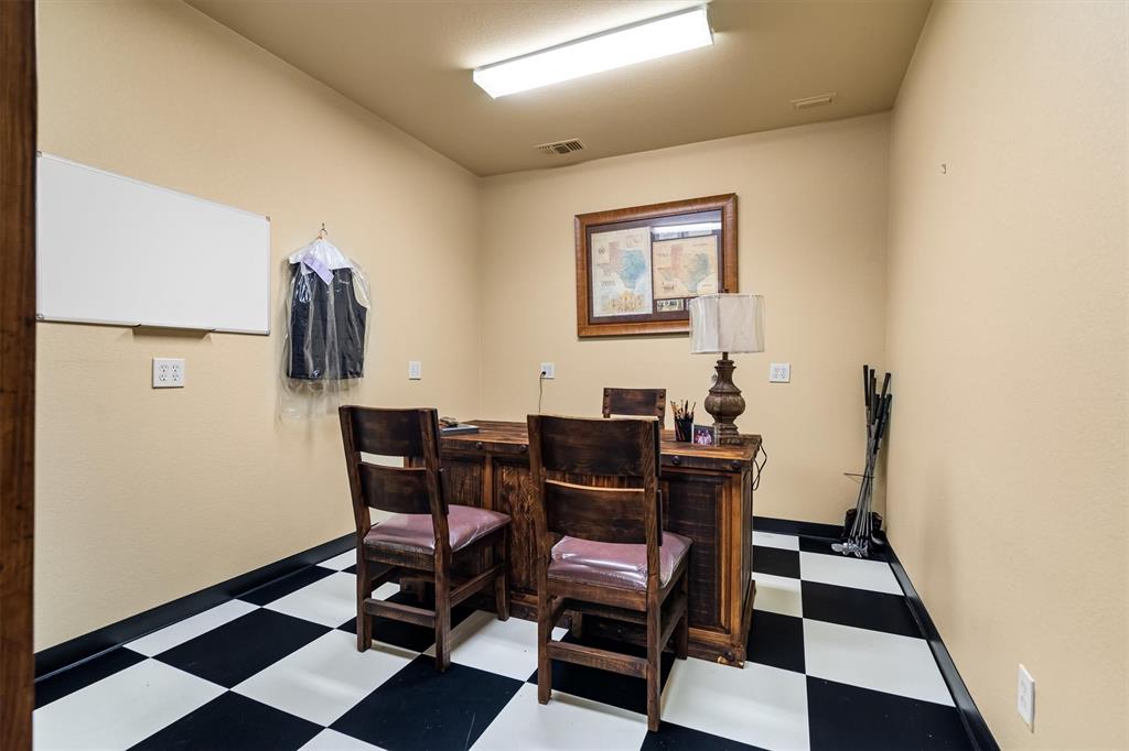 1208 N Industrial Boulevard Property Photo 13