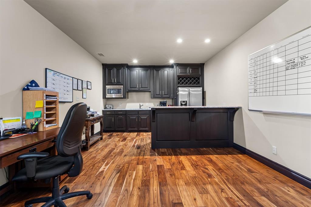 1208 N Industrial Boulevard Property Photo 16
