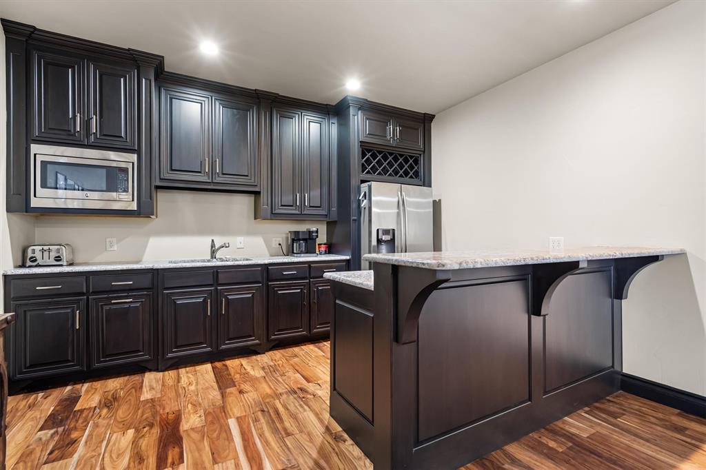 1208 N Industrial Boulevard Property Photo 17