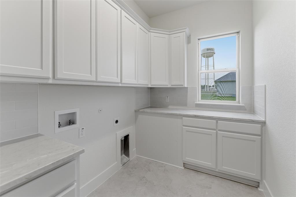 2208 Continent Court Property Photo 9
