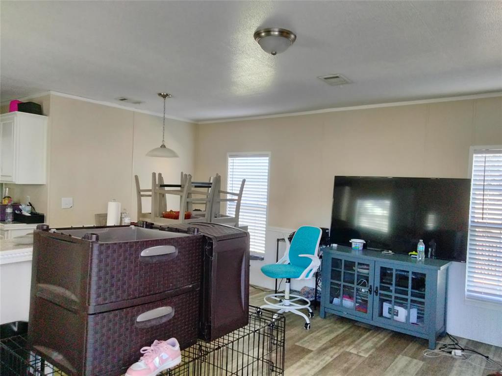 709 N Collins Freeway 70 Property Photo 10