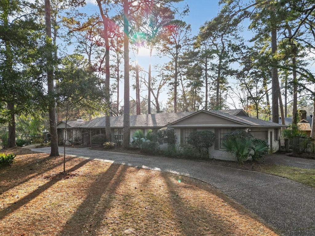 7230 Gilbert Drive Property Photo 1