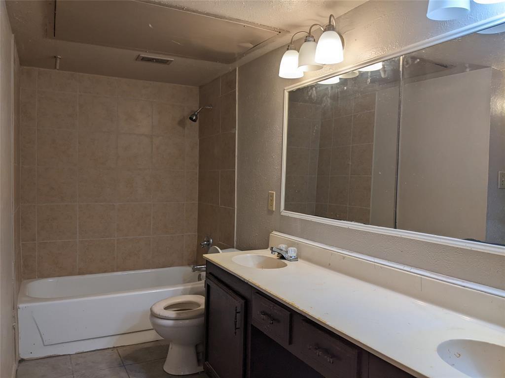 2433 Limestone Drive Property Photo 3