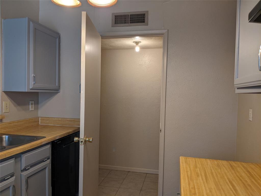 2433 Limestone Drive Property Photo 17