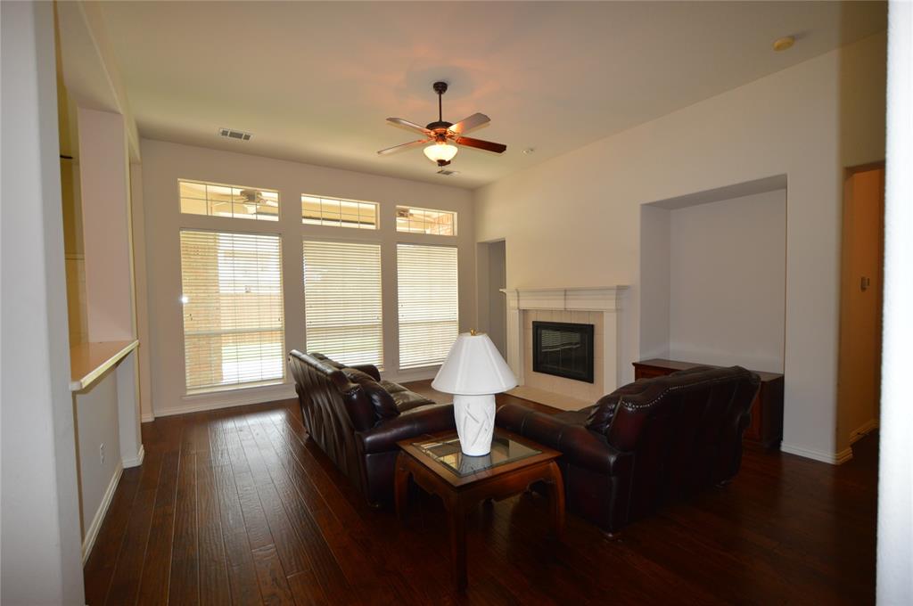 1120 Surrey Lane Property Photo 7