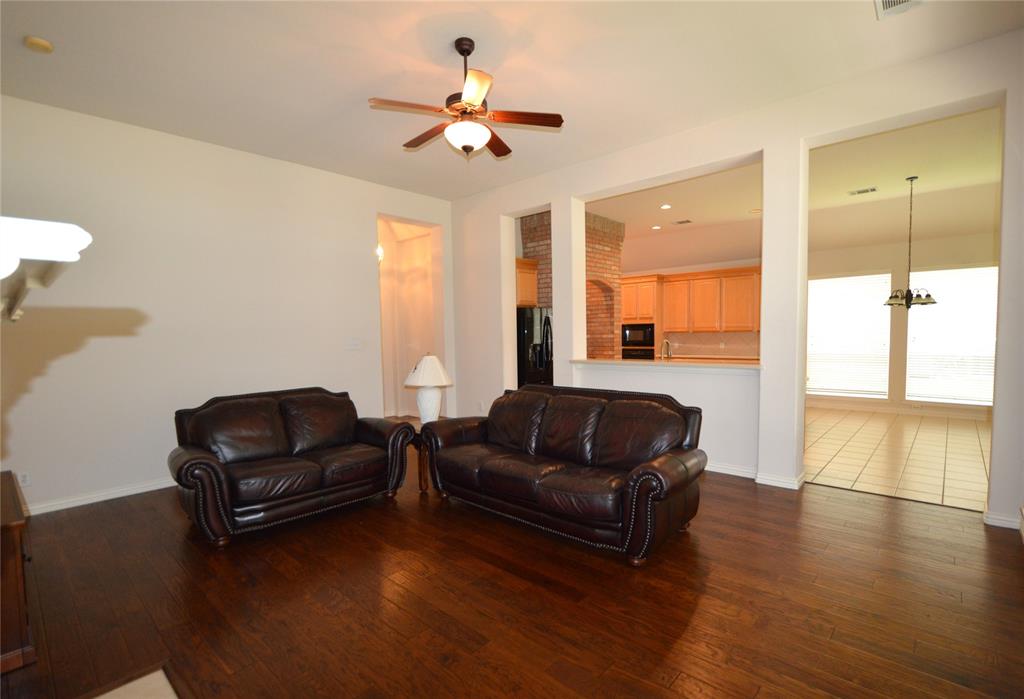 1120 Surrey Lane Property Photo 8