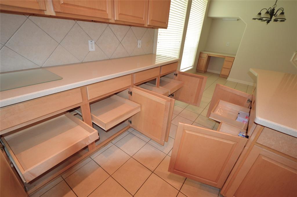 1120 Surrey Lane Property Photo 18