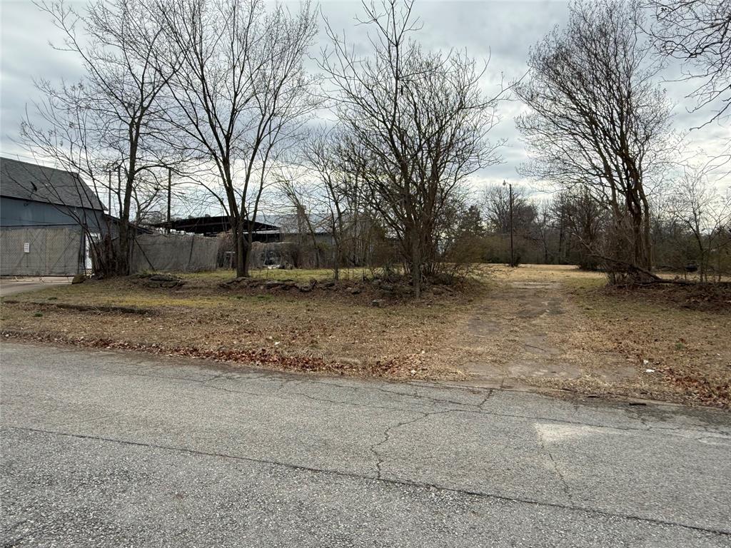 228 E Nelson Street Property Photo 1