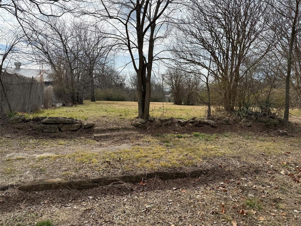 228 E Nelson Street Property Photo 2