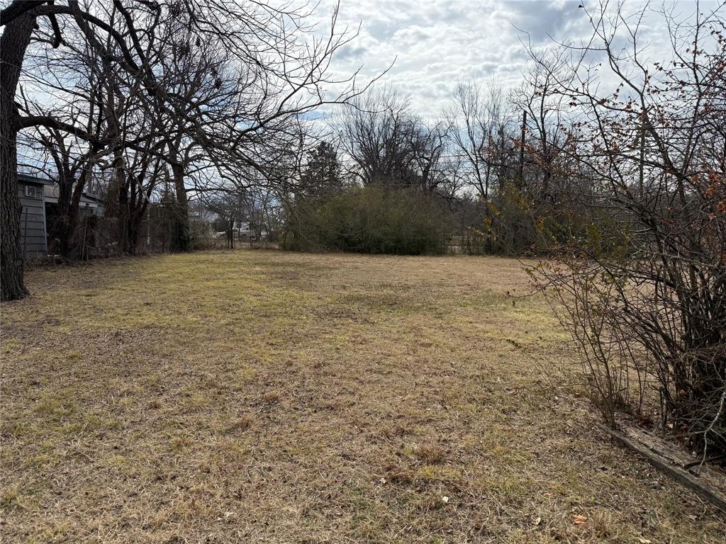 228 E Nelson Street Property Photo 4