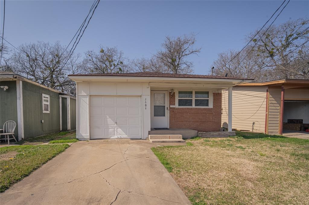2608 N Hickory Street Property Photo 1
