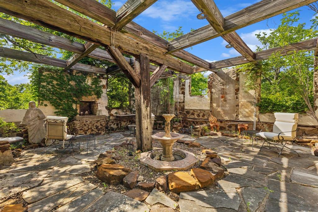 525 E Hickory Hill Road Property Photo 28