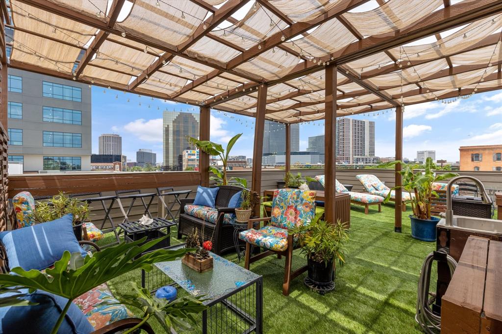 2123 Albany Street Property Photo 1