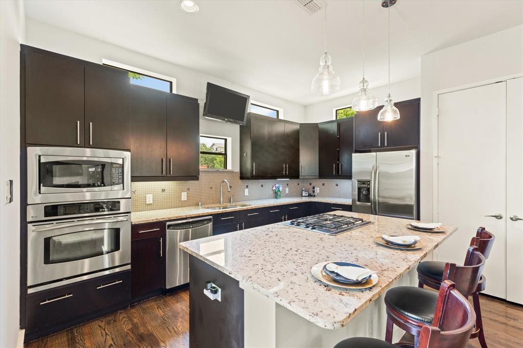 2123 Albany Street Property Photo 15