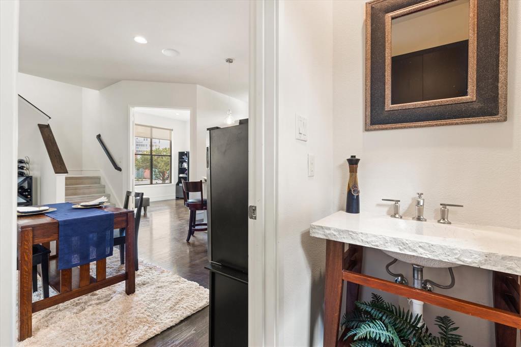 2123 Albany Street Property Photo 17