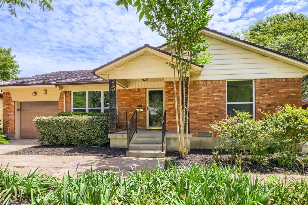 11624 Tuscany Way Property Photo 2