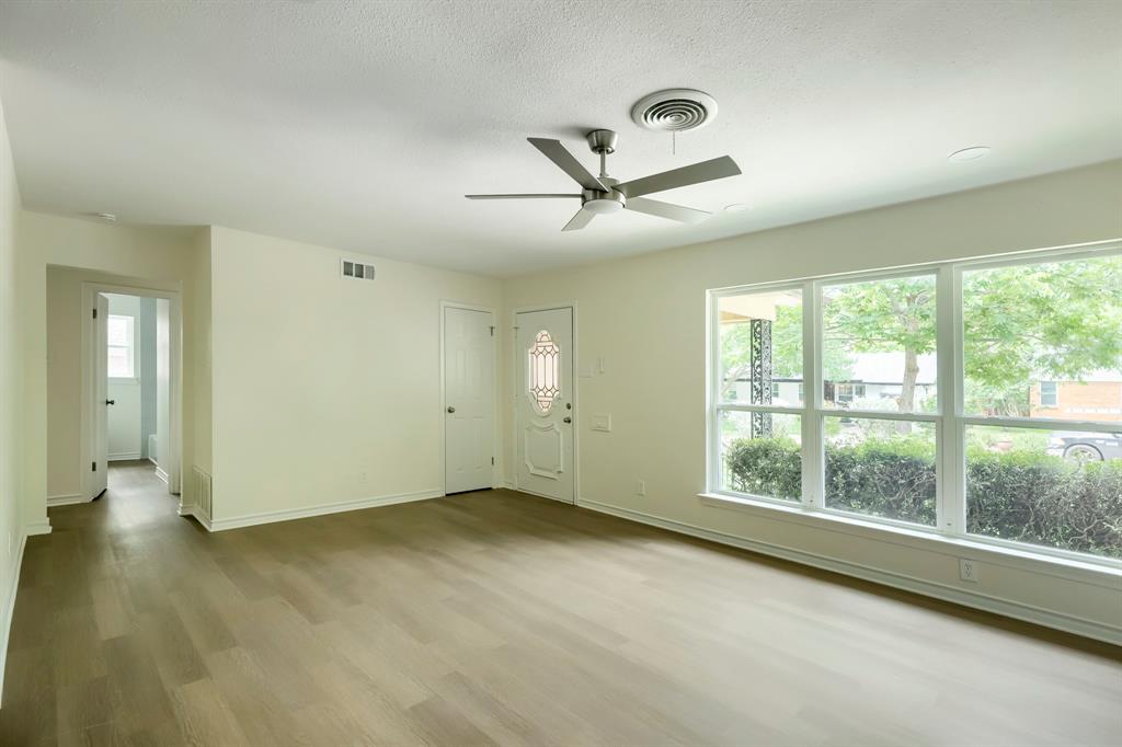 11624 Tuscany Way Property Photo 3