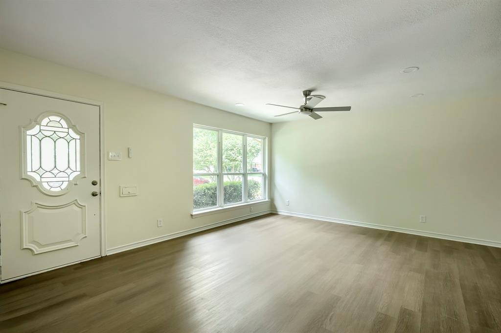 11624 Tuscany Way Property Photo 4