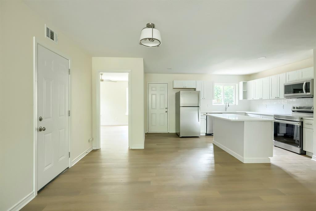 11624 Tuscany Way Property Photo 5