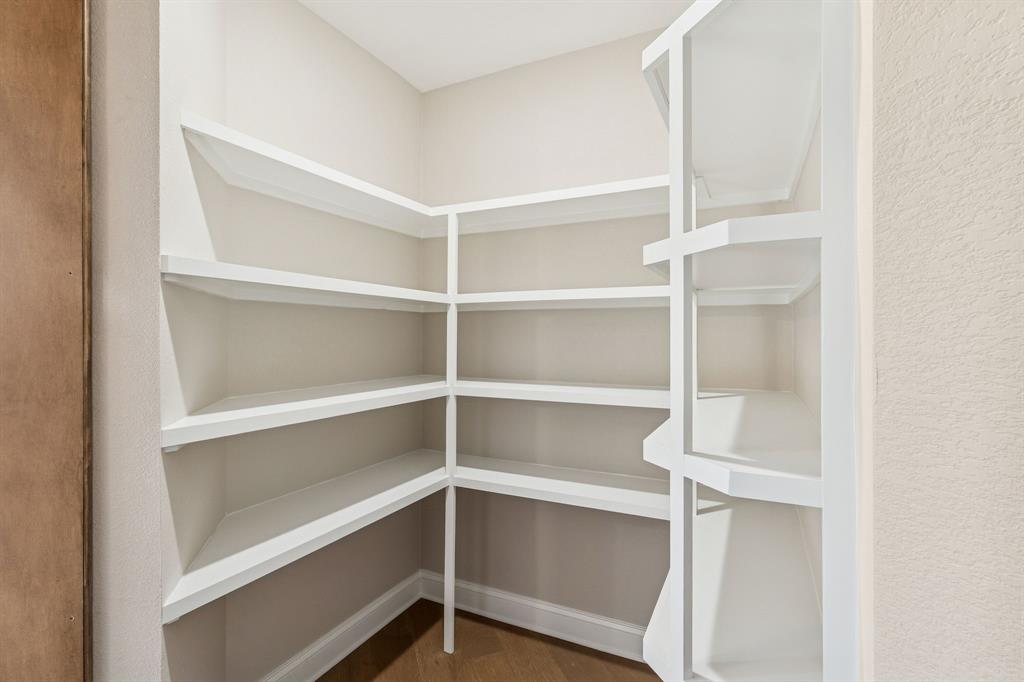 1713 Briaroaks Drive Property Photo 14