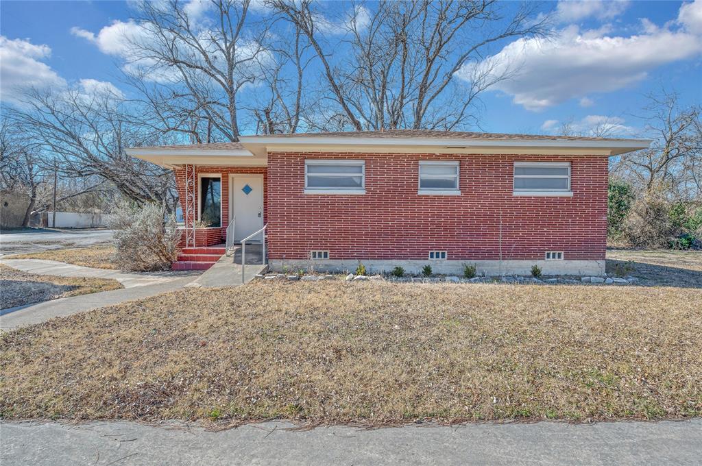 202 N Avenue G Property Photo 2
