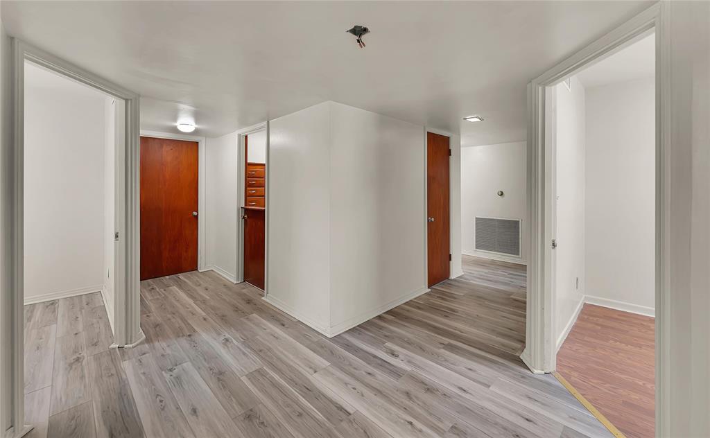 202 N Avenue G Property Photo 10