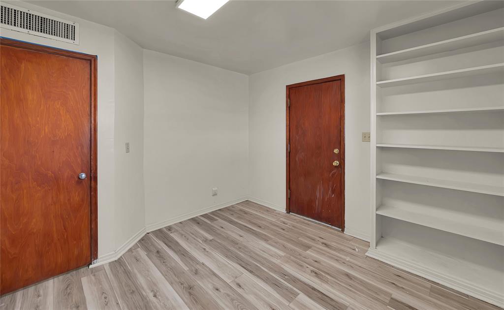 202 N Avenue G Property Photo 12