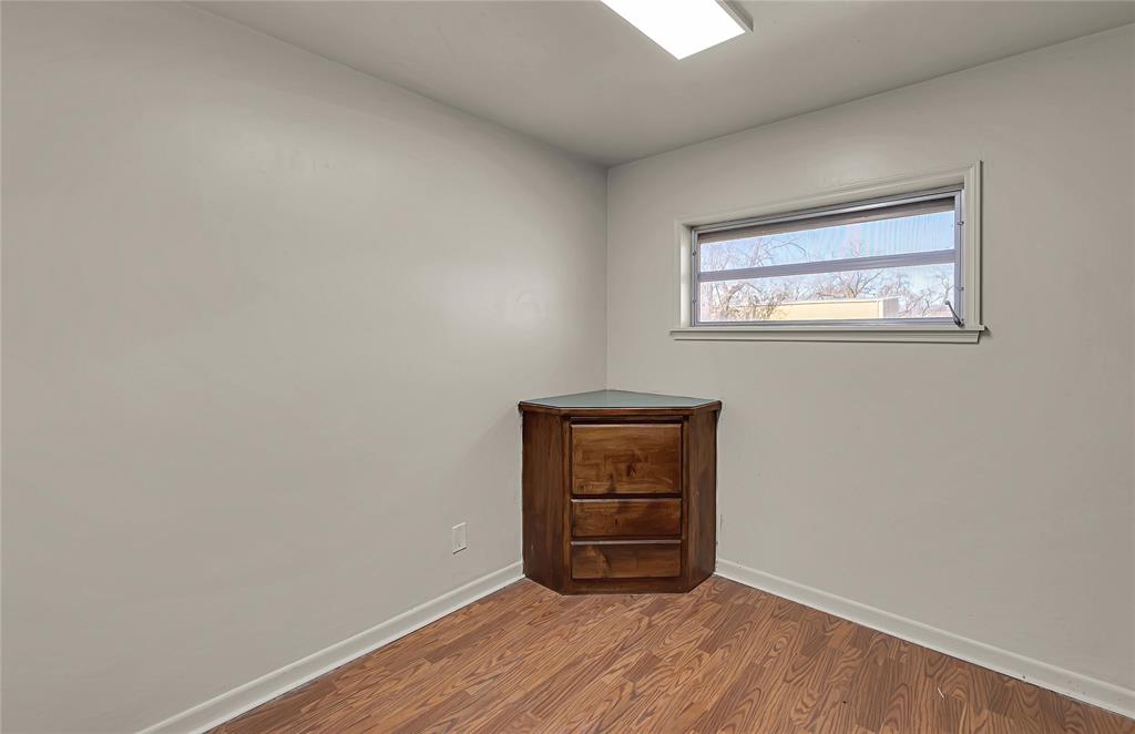 202 N Avenue G Property Photo 17