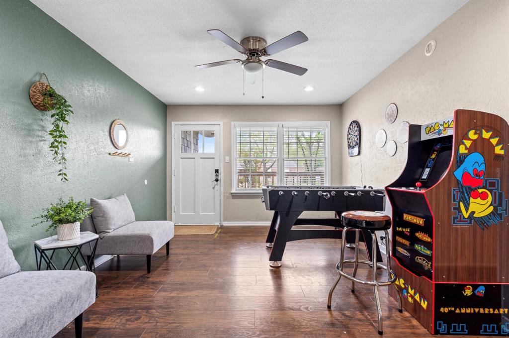 1110 Park Street Property Photo 4