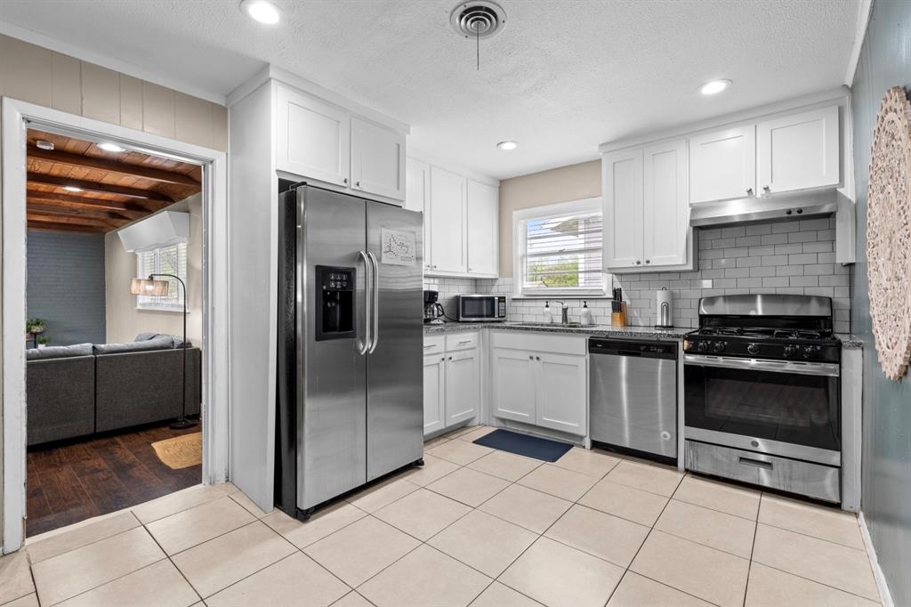 1110 Park Street Property Photo 7