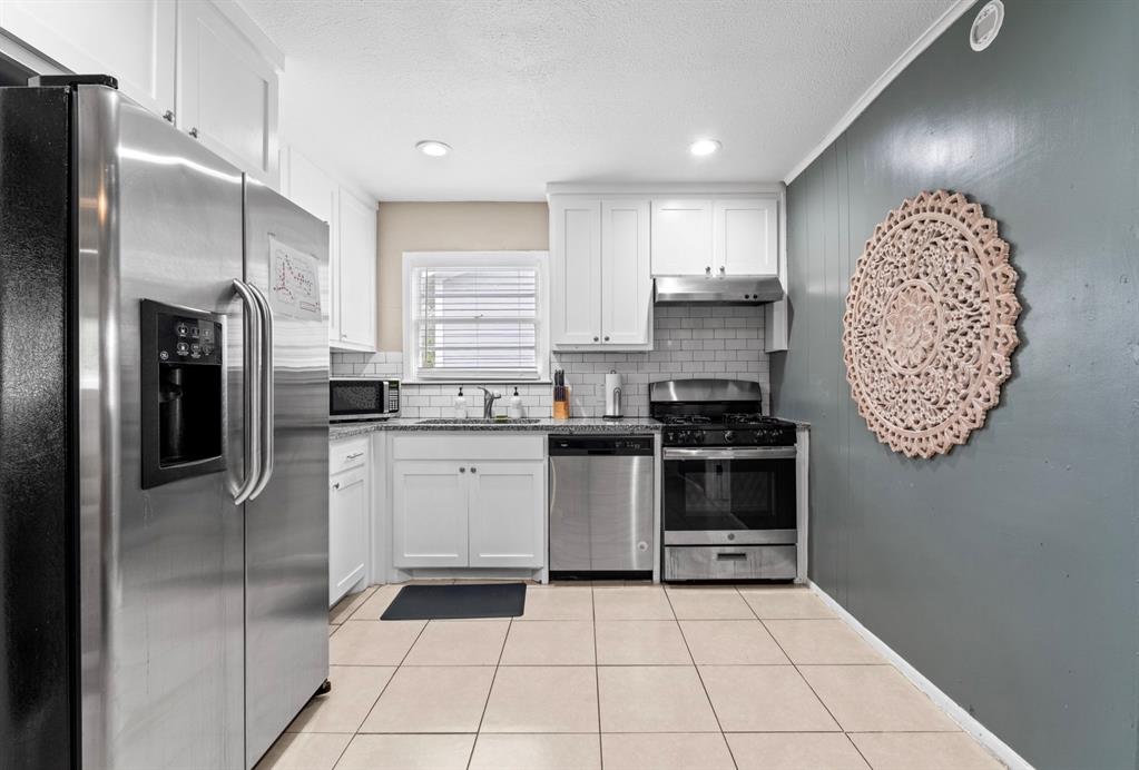 1110 Park Street Property Photo 8