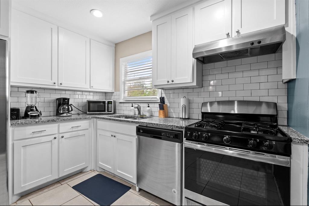 1110 Park Street Property Photo 10