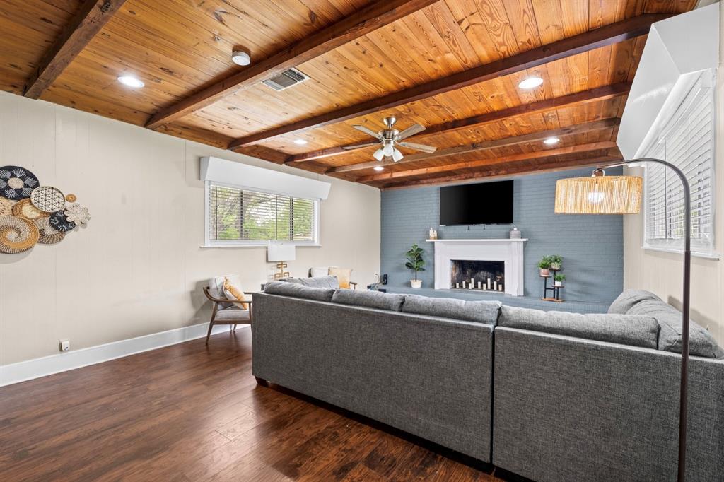 1110 Park Street Property Photo 14