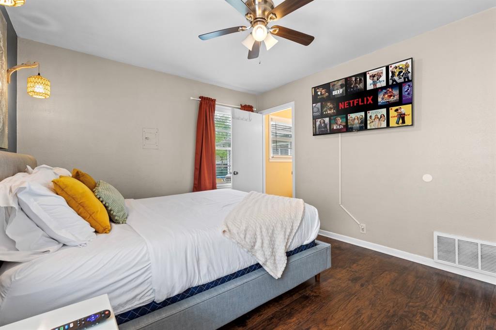 1110 Park Street Property Photo 17