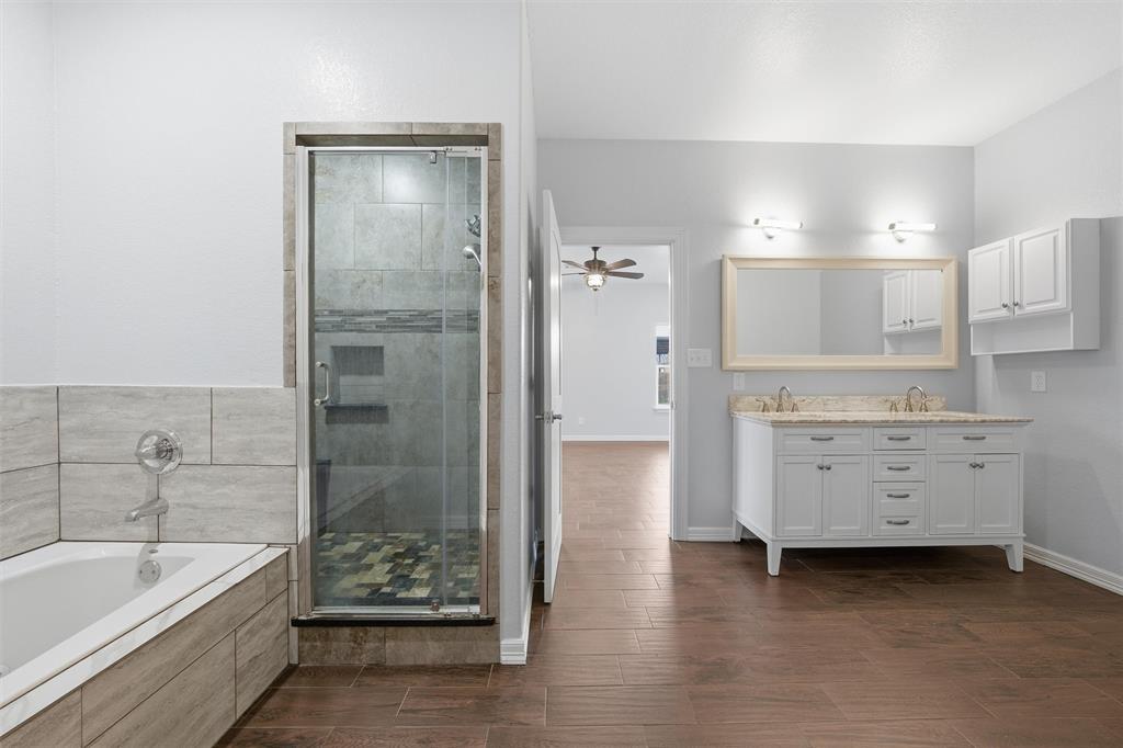 1205 Avenue B Property Photo 17