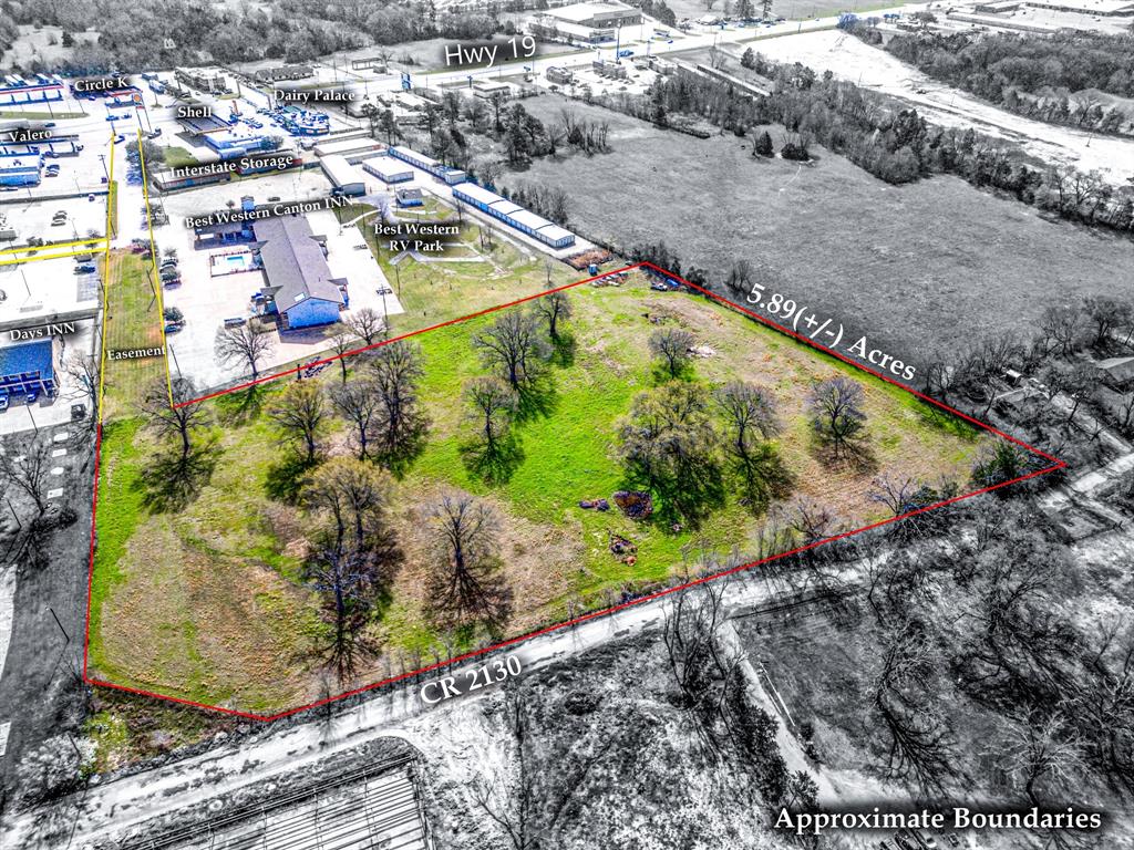 2351 N Trade Days Boulevard Property Photo 1