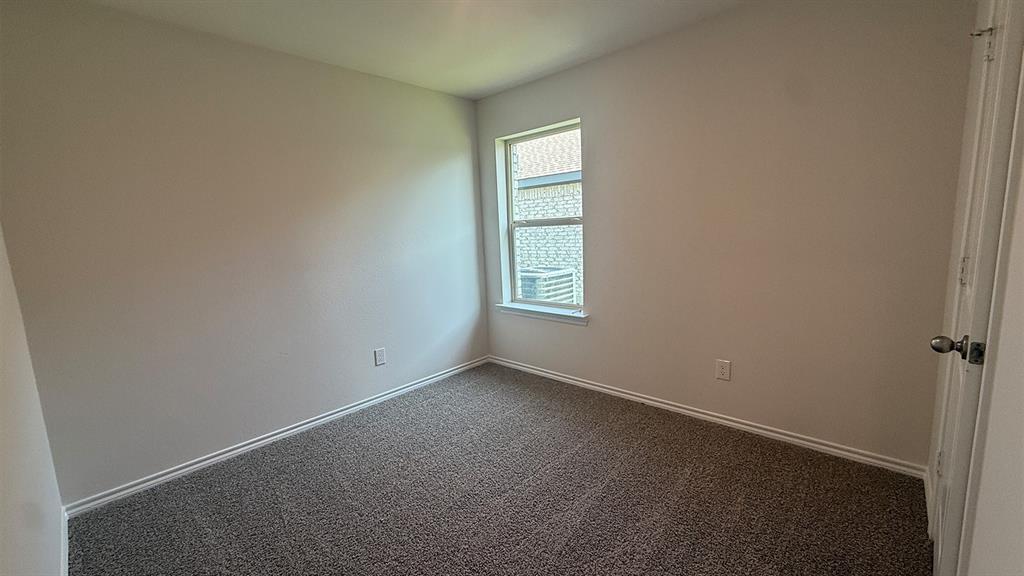 612 Edge Hill Lane Property Photo 3
