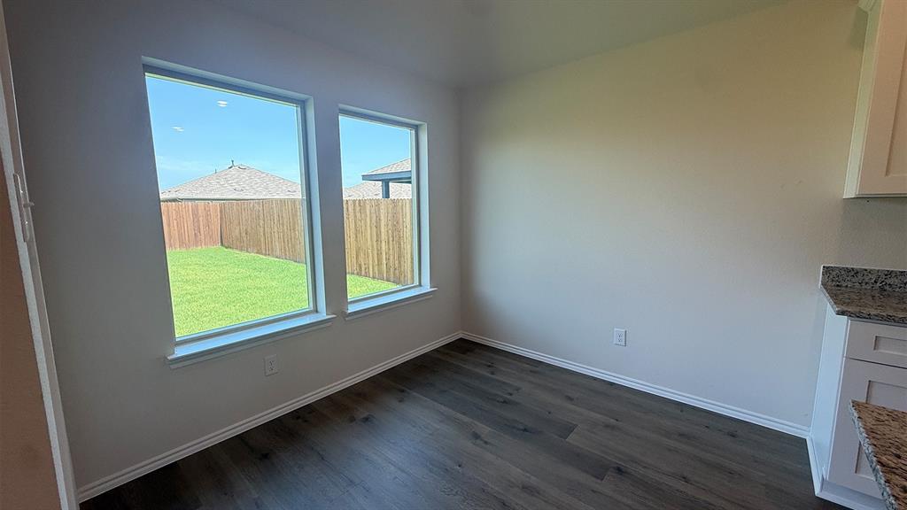 612 Edge Hill Lane Property Photo 6