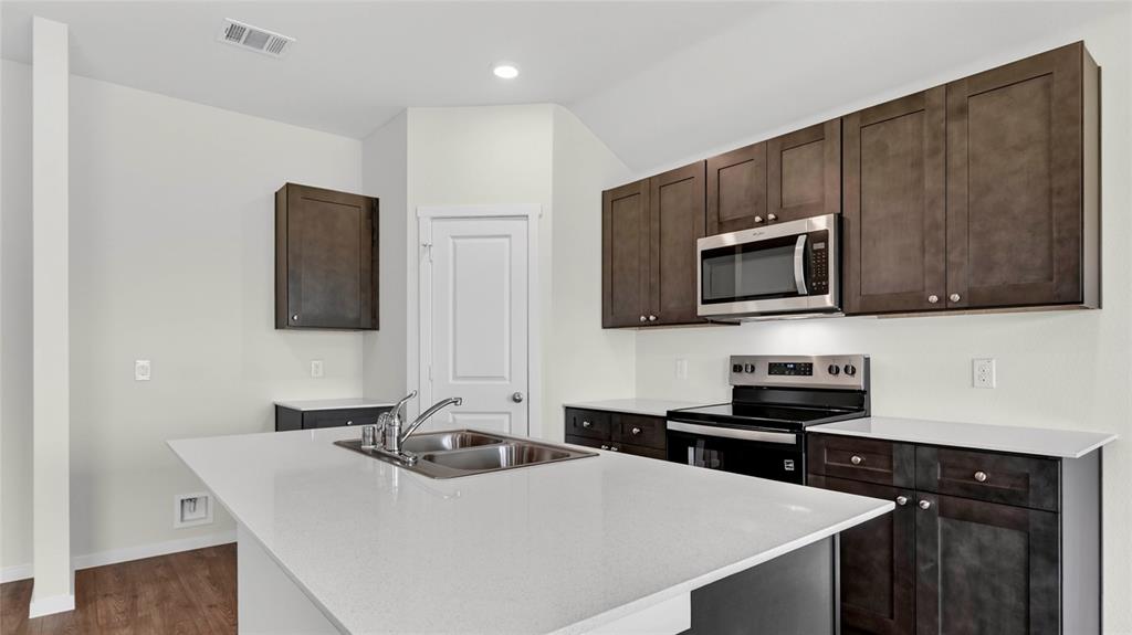 406 American Elm Drive Property Photo 4