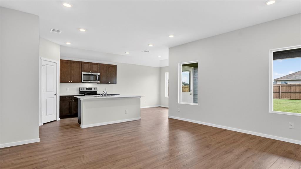 406 American Elm Drive Property Photo 6