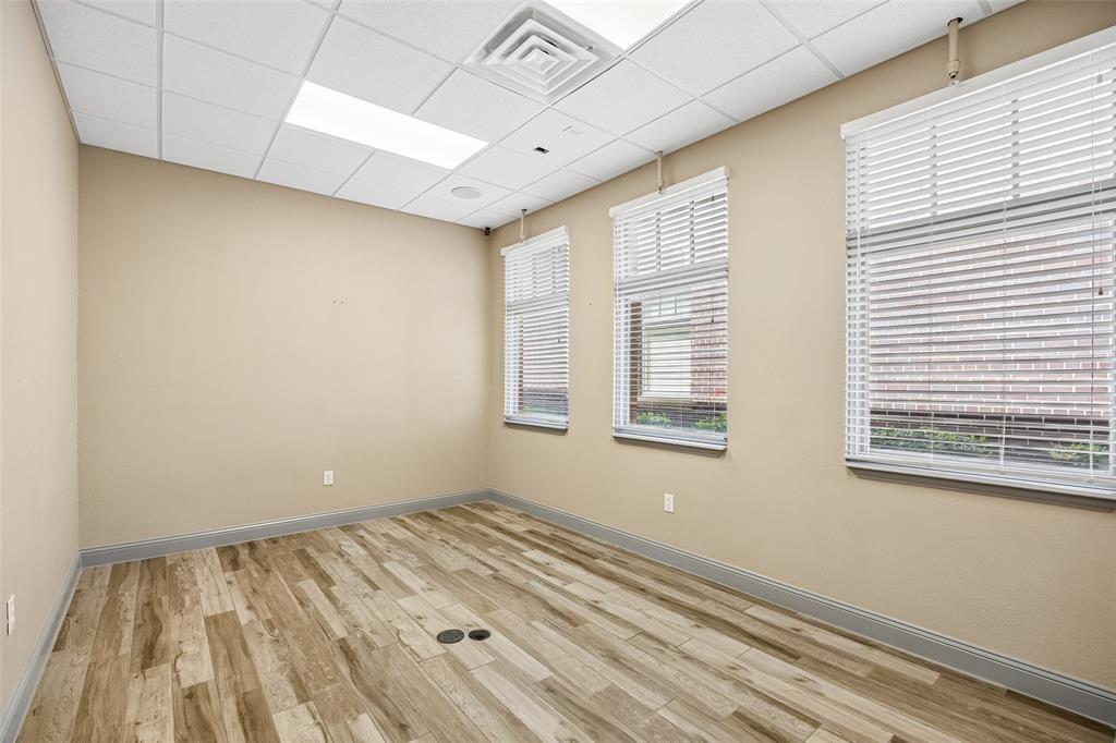 118 Lynn Avenue 202 Property Photo 13
