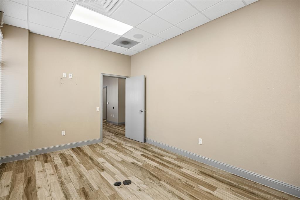 118 Lynn Avenue 202 Property Photo 14