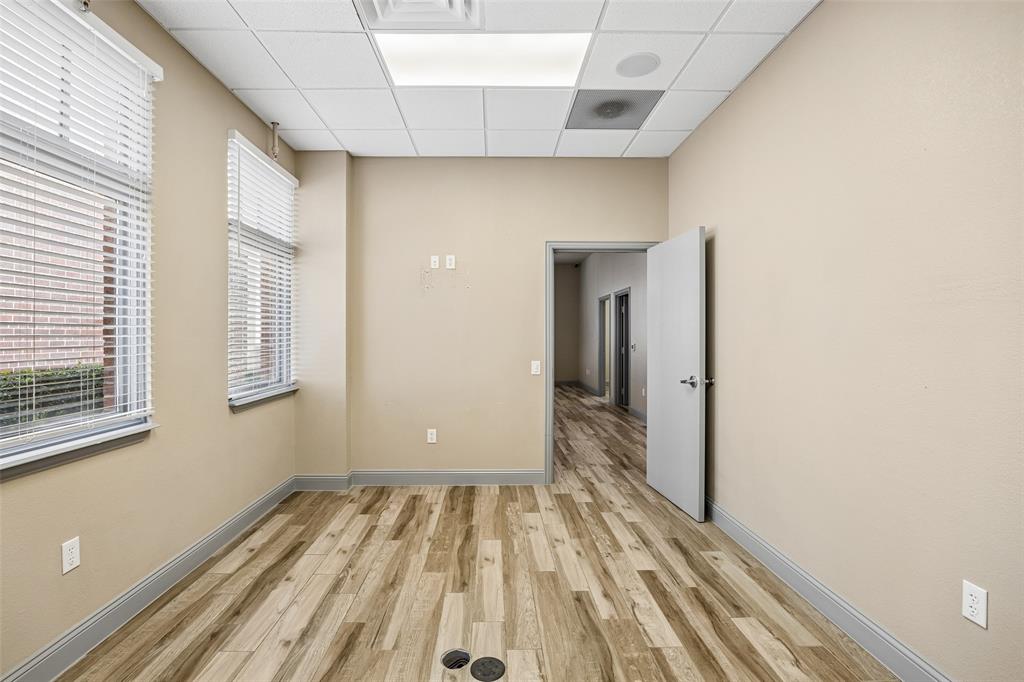 118 Lynn Avenue 202 Property Photo 15