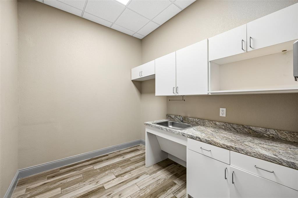 118 Lynn Avenue 202 Property Photo 21
